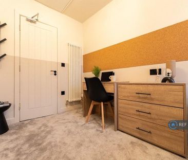 1 bedroom in a house share to rent - Photo 3