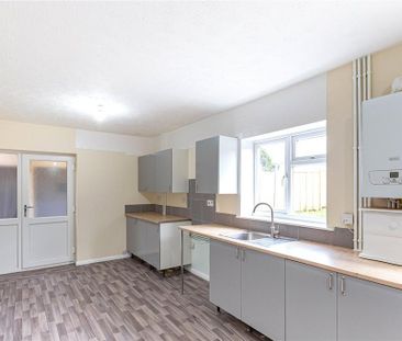 3 bedroom semi-detached house to rent - Photo 4