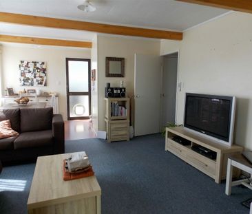 3 Bedroom - 2 Storey - Carport - Photo 6