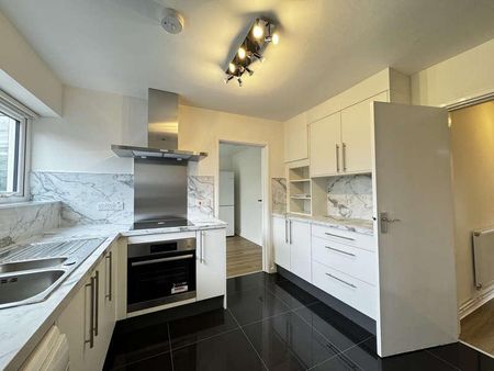 Queen Edith Way, Cambridge, CB1 - Photo 2