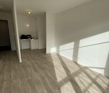 Location Appartement 2 pièces 39m² LE BLANC MESNIL 93150 - Photo 1