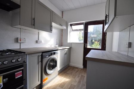 3 bedroom terraced house to rent - Photo 3
