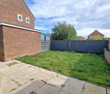 2 bedroom semi-detached house to rent - Photo 6