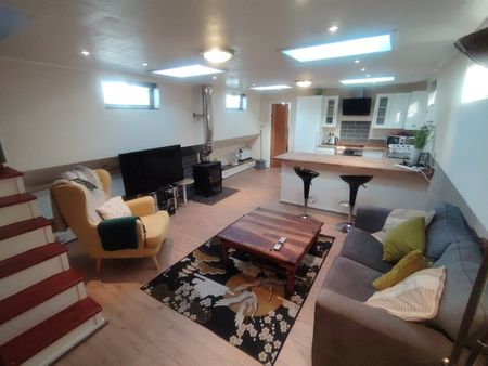 2 Bed House Boat, Plantation Wharf Pier, SW11 - Photo 2