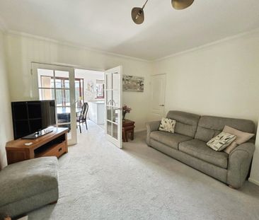 Cwrt Ty Mawr, Caerphilly - Photo 1