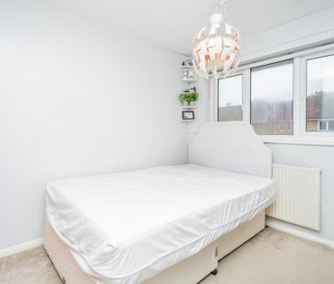 3 bedroom semi-detached house to rent - Photo 4