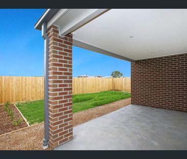 Cozy and Spacious Home in Armstrong Creek! - Photo 6