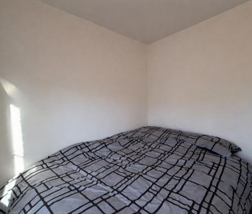 2 bedroom semi-detached house to rent - Photo 3