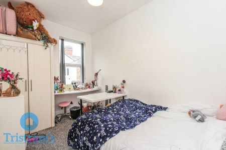 5 bed Mid Terraced House for Rent - Photo 5