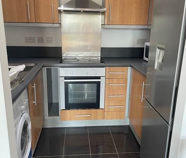 2 Bed Flat, Memorial Heights, IG2 - Photo 5