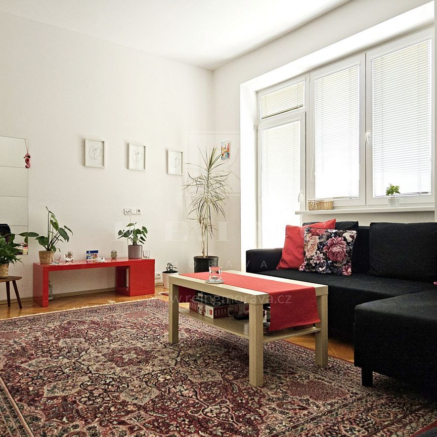 Pronájem bytu 2+1 68 m² - Fotografie 1