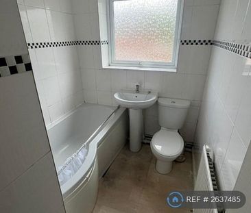 2 bedroom semi-detached house to rent - Photo 3