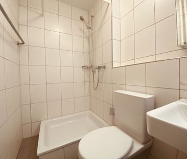 3.OG-mitte Nr. 2032, Total sanierte Single Wohnung - Photo 1