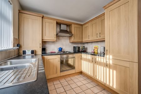 Apt 2 Glendale Court, 182 Saintfield Road, Belfast, BT8 6HN - Photo 3