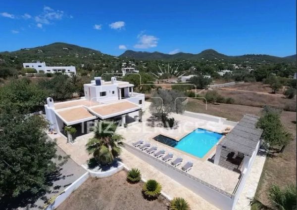 Long term rental villa in Sa Caleta