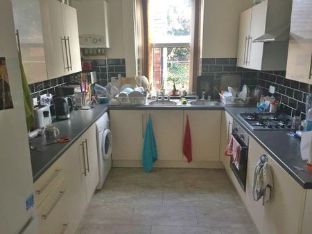 6 bedroom semi-detached house to rent - Photo 5