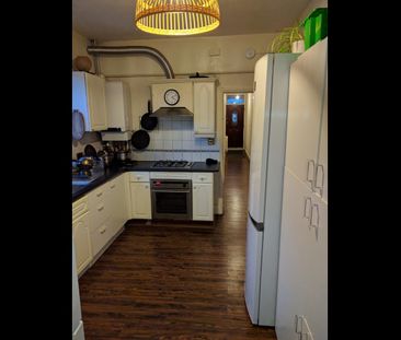 Room in a Shared House, Ley Street, IG1 - Photo 4