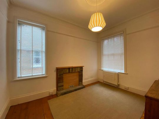 4 bedroom semi-detached house to rent - Photo 1