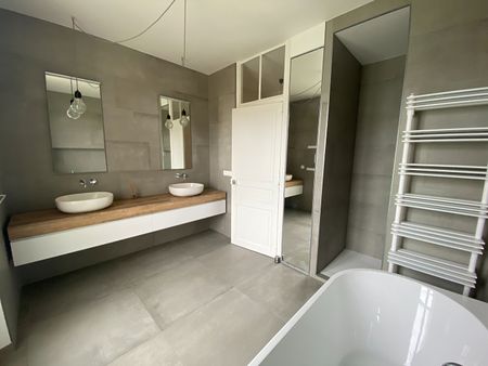 Location Maison 6 pièces 196m² - Photo 4