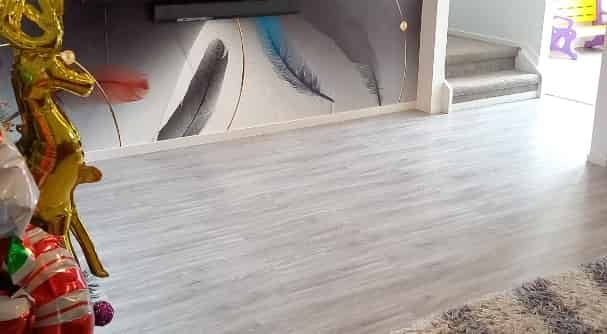 Large, Modern 5-Bedroom Family Home with Double Garage in Lynfield! - Photo 1