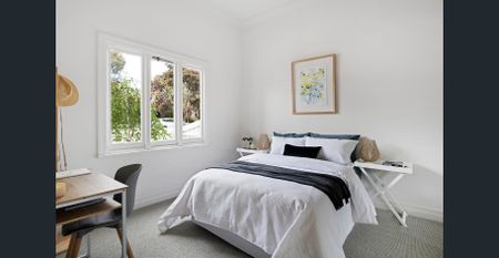 MAGNIFICENT ARCHITECTURALLY DESIGNED HOME - Photo 2