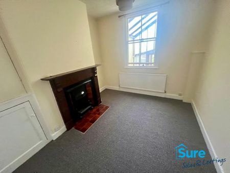 2 bedroom terraced house to rent - Photo 4