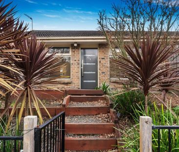 Chic Urban Living in Mitcham – Renovated 2-Bed Unit - Photo 1