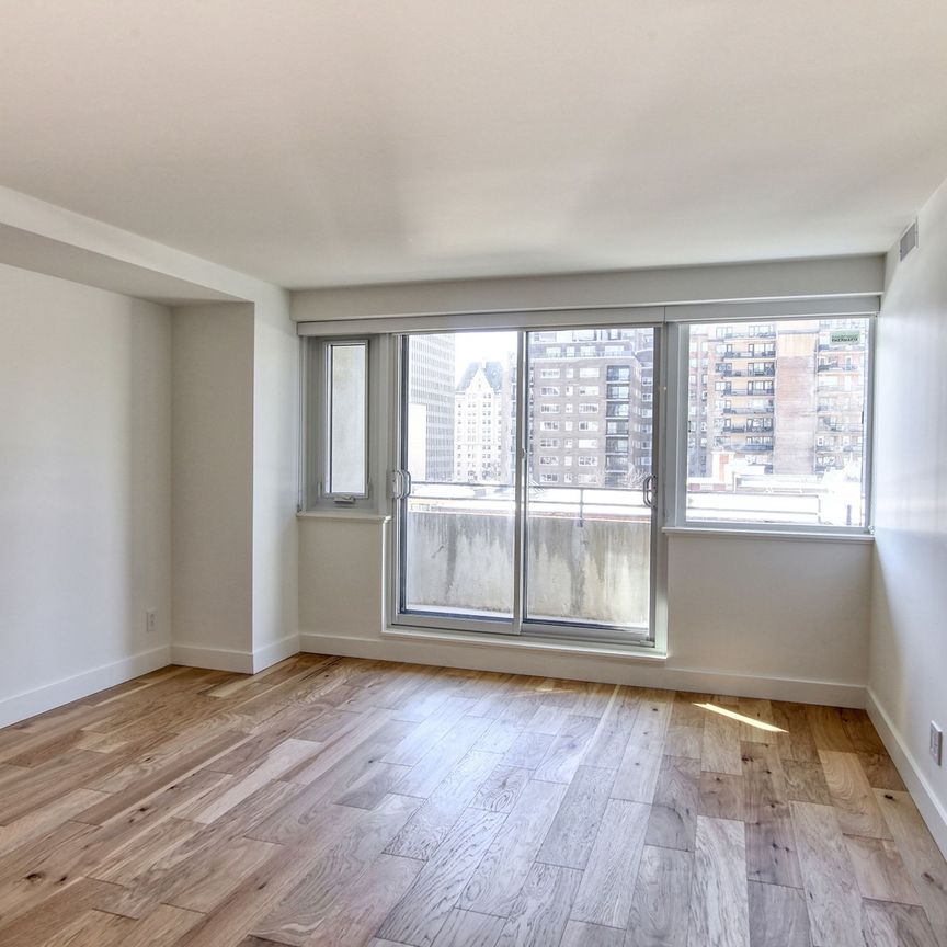 3460 Peel Street - Photo 1