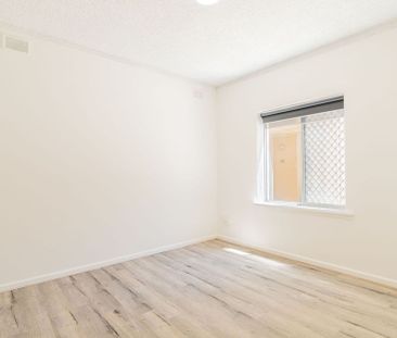 Charming 2-Bedroom Unit in a Prime Largs Bay Location – Coastal Liv... - Photo 3