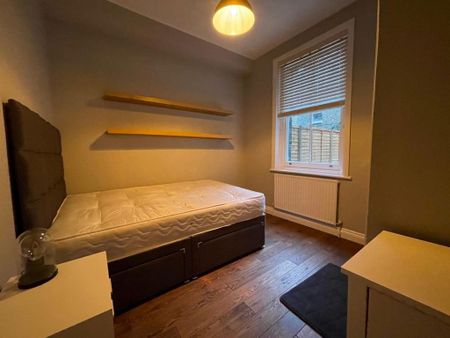 2 bedroom ground floor flat to rent - Photo 5