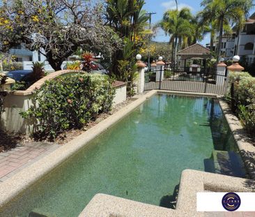 Stylish Inner-City Apartment with Dual Courtyards - Photo 6