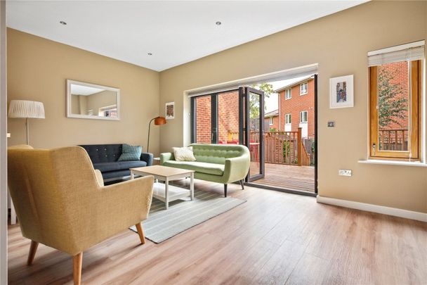 Broadash Close, Streatham Hill, SW16 - Photo 1