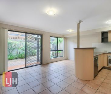 FULLY AIR CONDITIONED, 2 BEDROOM TOWNHOUSE - Photo 1