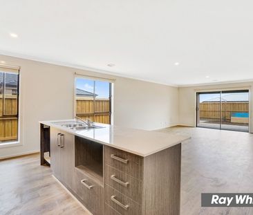 Stunning Residence with Style and Comfort in Jubilee - Photo 3