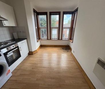 Flat , - Biscot Road, Luton - Photo 1