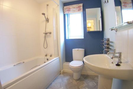 2 bedroom flat to rent - Photo 4