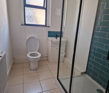 Room in a Shared House, Alton Road, L6 - Photo 6