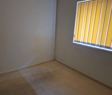 Three bedrooms townhouse,quiet complex, near to all amenities - Photo 3