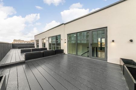 3 bedroom apartment to rent - Photo 4