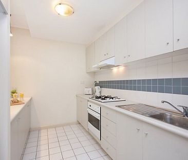 Melbourne | Student Living on A’Beckett | 2 Bedroom Apartment - Photo 1