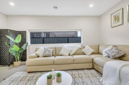 Stunning Family Home for Rent - Style, Space & Comfort in Truganina - Photo 3