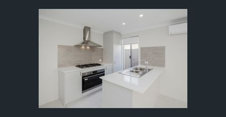 Modern Coastal Living – Perfect for Families or Dual Occupancy - Photo 5