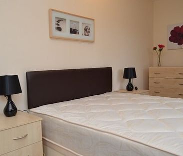 Room in a Shared House, Midford Grove, B15 - Photo 5