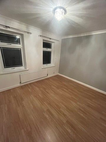 3 Bed Terraced House, Aldworth Road, E15 - Photo 2