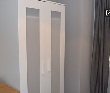 Room for rent in 4-bedroom apartment in Glasnevin, Dublin - Photo 5