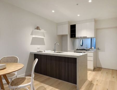 MODERN 2-BEDROOM APARTMENT IN THE HEART OF SOUTHBANK | UNFURNISHED | NO PARKING - Photo 4