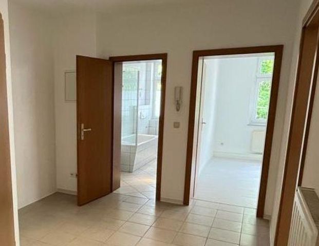 Schöne 2-Raum-Wohnung in Zwickau inkl. Küche und PKW-Stellplatz - Foto 1