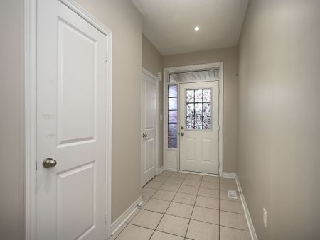 For Lease - 39 Pearman Crescent, Brampton, Ontario - Photo 2