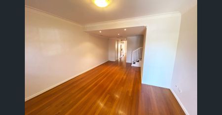 Supberb Three Bedroom Terrace in Alexandria - Photo 2