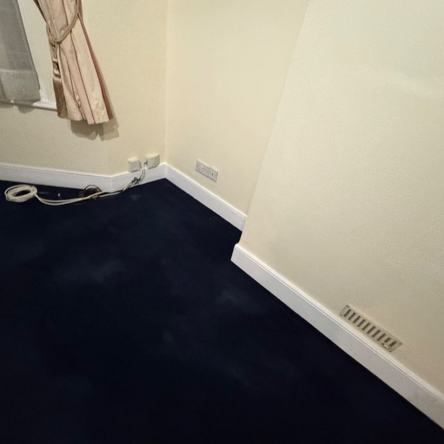 1 Bed Flat, Pinner Road, HA1 - Photo 2